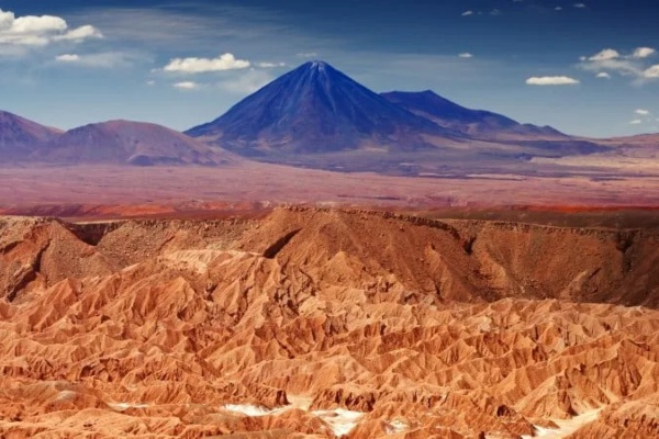 Hurtigruten Expeditions suma excursión al Desierto de Atacama en cruceros desde Valparaíso