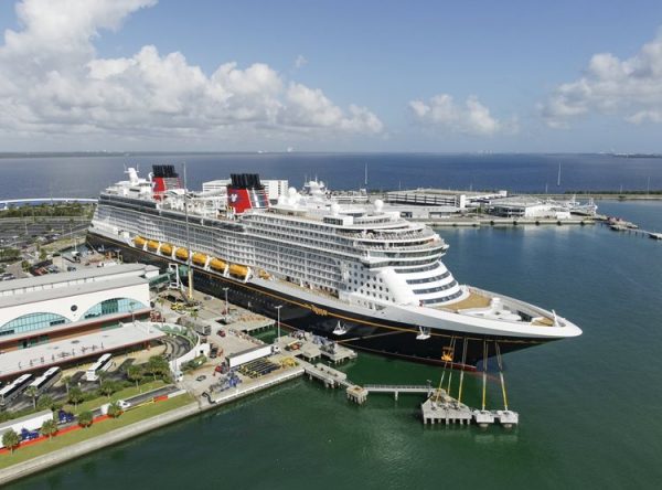 Disney Treasure llega a su homeport en Port Canaveral