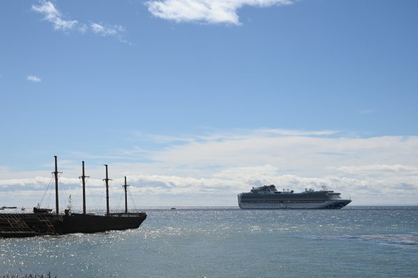 Sapphire Princess opera a la gira en su visita a Punta Arenas