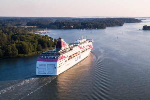 Cambio de horario aumenta clientes en crucero de Silja de Turku a Estocolmo