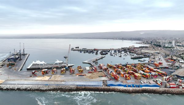 Puerto de Arica recibe nave de Azamara Cruises