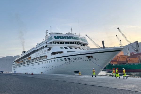 Residentes del Villa Vie Oddyssey dejan el barco en Camboya ante crisis de empresa controladora