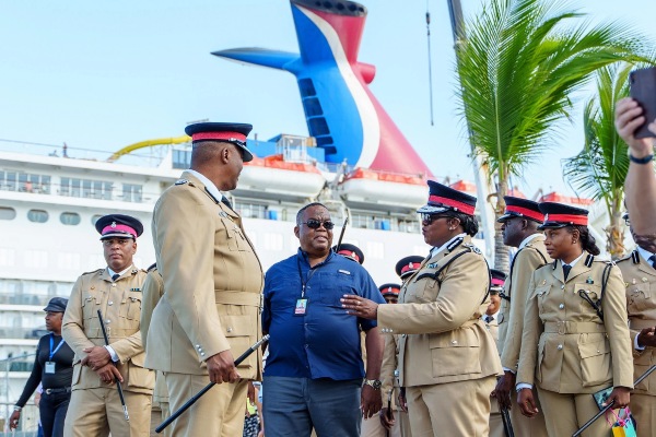 Nassau Cruise Port da la bienvenida a nuevo comisionado de policía