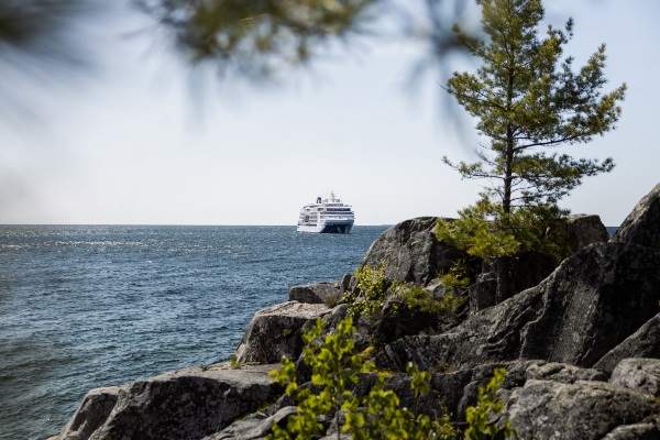 Hapag-Lloyd Cruises presenta nuevo viaje desde Valparaíso y recorrido por fiordos chilenos