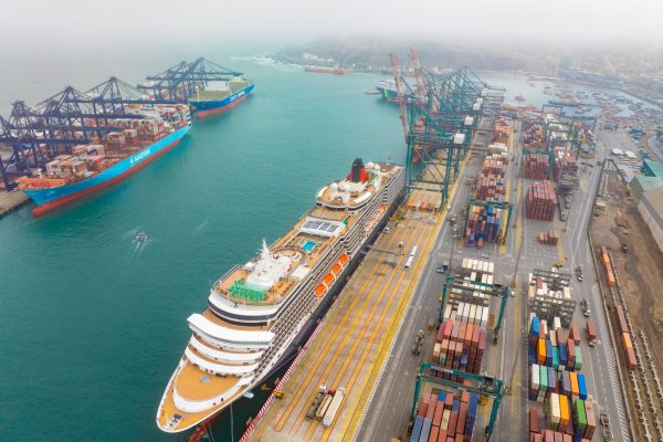 DP World San Antonio atiende a nave de Cunard Line que circunnavega Sudamérica