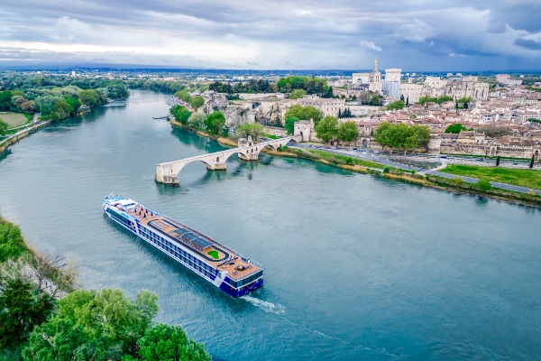 AmaWaterways presenta asociación para recorrer ríos europeos con Smithsonian Journeys