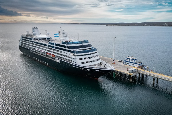 Buque de Azamara Cruises arriba a Puerto Madryn