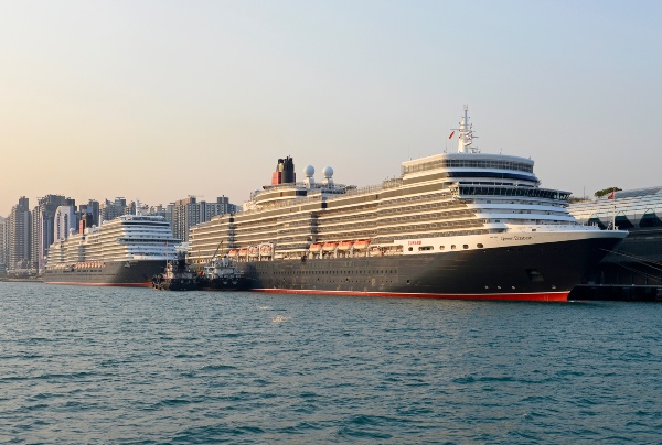 Queen Elizabeth, Queen Anne y Norwegian Sky coinciden en Hong Kong