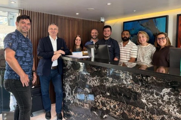 Lanzan oficialmente CruisePAL en Scenic Azure y Emerald Radiance