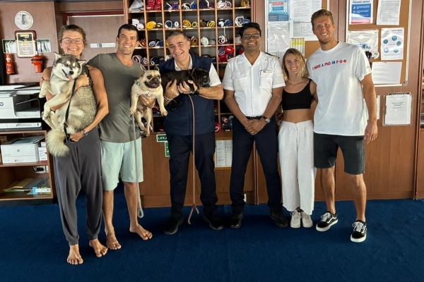 Carnival Splendor rescata a cuatro personas cerca de Nueva Caledonia