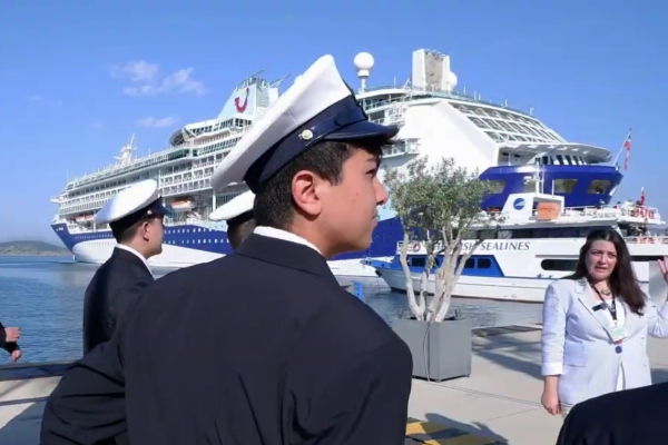 Bodrum Cruise Port y Marella Discovery 2 realizan acción educativa