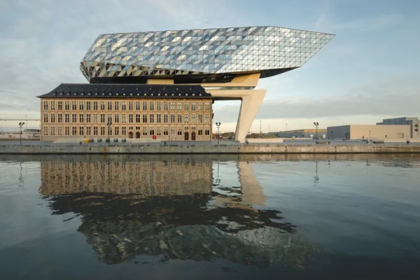 The Port House del Puerto de Amberes se convierte en atractivo turístico gracias a dos estrellas Michelin