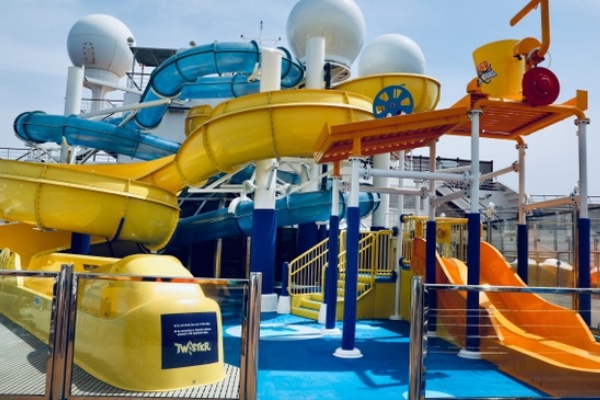 WaterWorks y Heroes Tribute destacan en remodelación del Carnival Valor