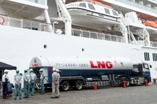Asuka III recibe GNL en Terminal Internacional de Pasajeros de Osanbashi