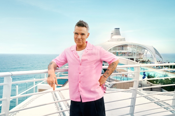Robbie Williams aparece en nueva campaña de Mein Schiff Relax
