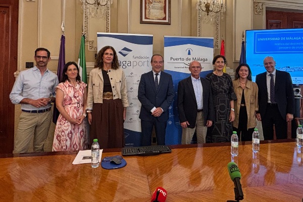 Puerto de Málaga y UMA presentan estudio que sitúa a la ciudad como destino de cruceros altamente valorado