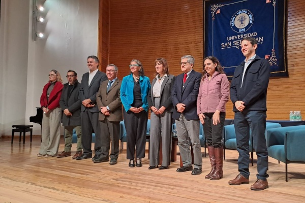 Fedetur y U. San Sebastián sellan encuentro de turismo con medidas para potenciar sostenibilidad