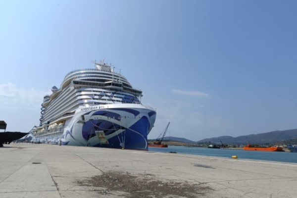 Volos recibe al Norwegian Viva después de obras por inundaciones