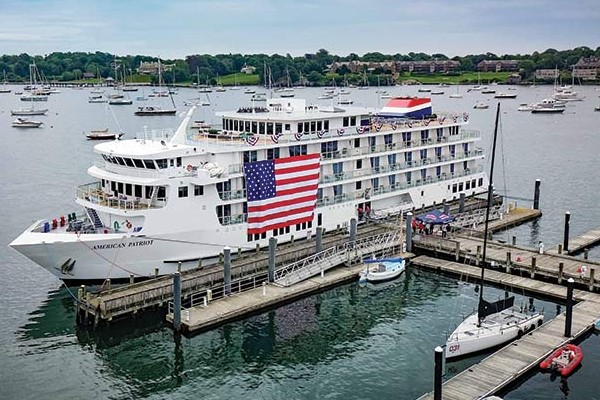 American Cruise Lines bautiza el American Patriot en Newport