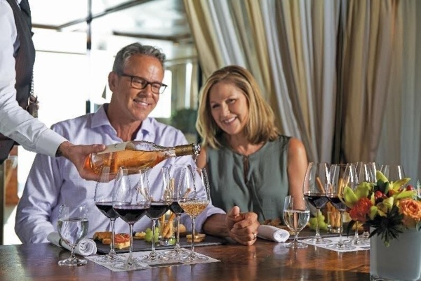 Oceania Cruises prepara debut de nueva experiencia de comida y vino de Gérard Bertrand