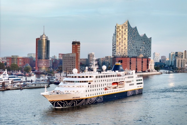 MS Hamburg presenta viaje que une ríos Támesis, Sena y Elba