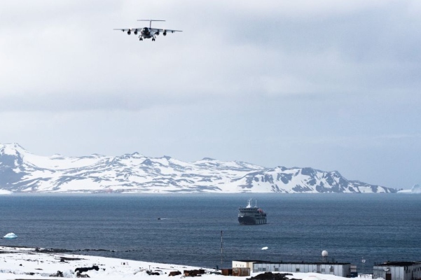 Antártica: Mayoría de viajeros prefiere navegar desde Ushuaia a volar desde Punta Arenas