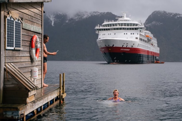 Hurtigruten experimenta fuerte alza en reservas locales
