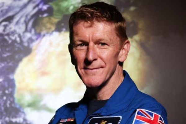 Astronauta Tim Peake abordará el Queen Elizabeth en Alaska en 2026