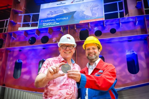 Monedas colocadas en el Carnival Festivale tienen notas musicales grabadas