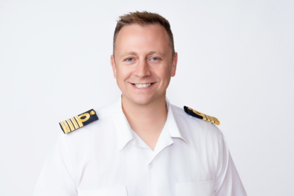 Four Seasons Yachts nombra a capitán Duncan Holroyd para su equipo de liderazgo