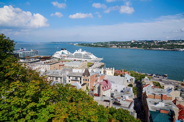 Seabourn presenta programas de expedición para 2027-2028