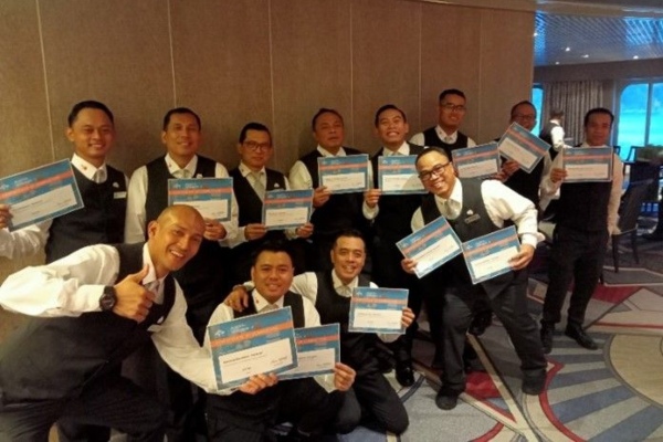 Holland America Line recibe reconocimiento por uso de mariscos frescos de Alaska
