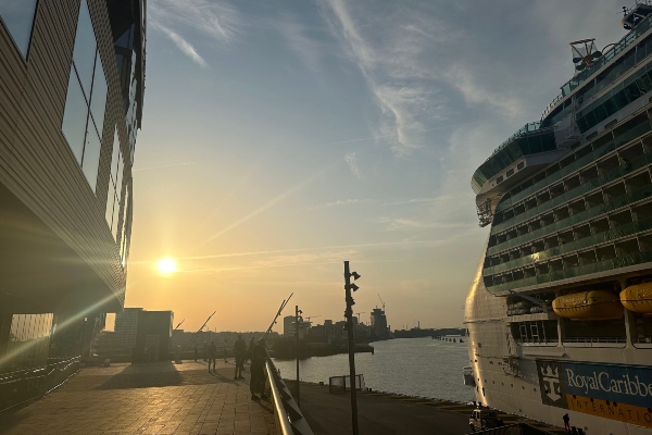 Alemania: Independence of the Seas atraca por primera vez en Cruise Center HafenCity