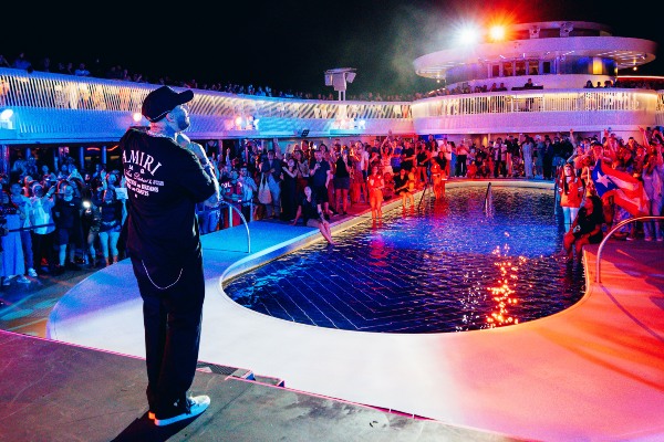 Virgin Voyages culmina serie de viajes de celebración con Nicky Jam, Melanie C y Kathy Sledge