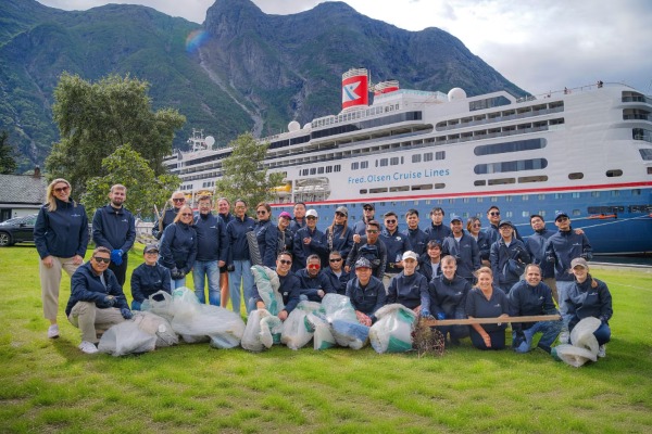 Fred. Olsen Cruise Lines se asocia con Visit Eidfjord para iniciativa Limpiar una playa