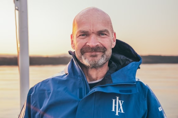 HX nombra a Monty Halls como embajador oficial de la marca