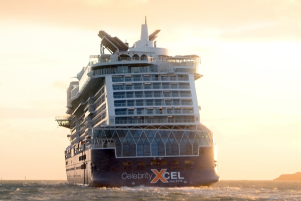 Testean nuevo Celebrity Xcel en el Golfo de Vizcaya