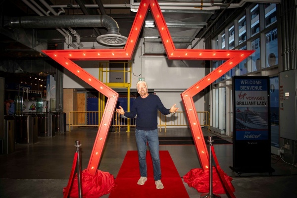 Richard Branson encabeza debut de Brilliant Lady en Halifax