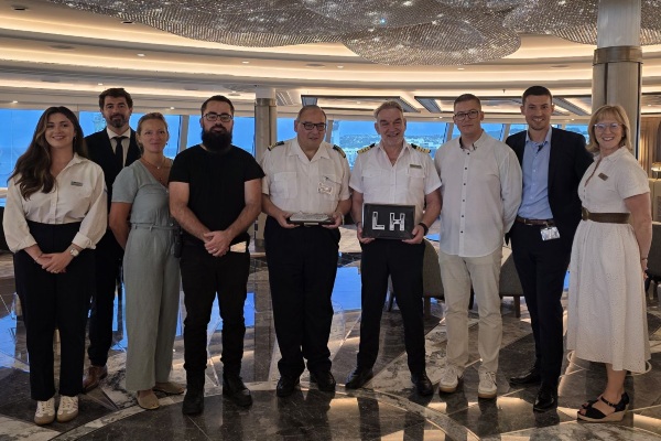 Seven Seas Grandeur lleva turistas por primera vez a Le Havre