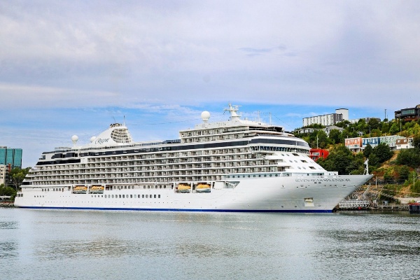 Norwegian Jewel y Seven Seas Splendor coinciden en Terranova
