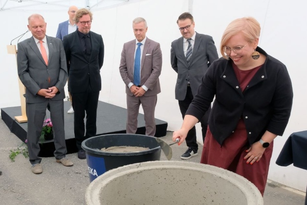 Turku: Instalan "cápsula del tiempo" en nuevo Terminal de Pasajeros