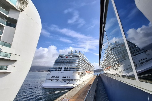 P&O Ventura y Sky Princess coinciden y llevan 7 mil turistas a Vigo