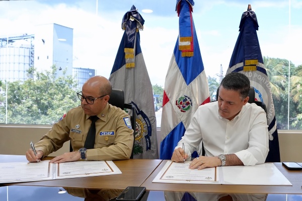 R. Dominicana: Autoridades certifican seguridad de Samaná Bayport y proyectan primeras recaladas