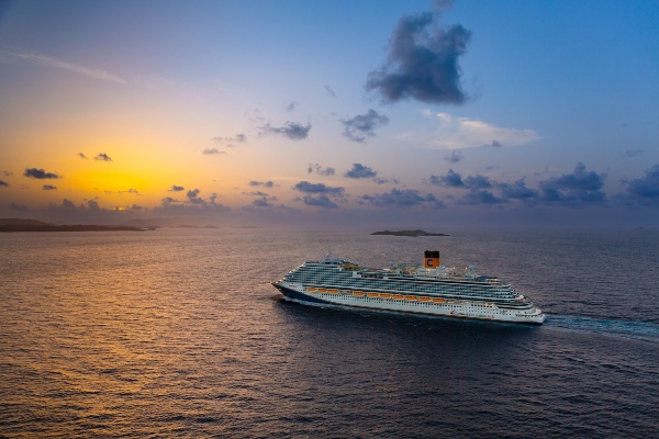 Carnival Venezia navegará con puerto base en Miami en 2027-2028