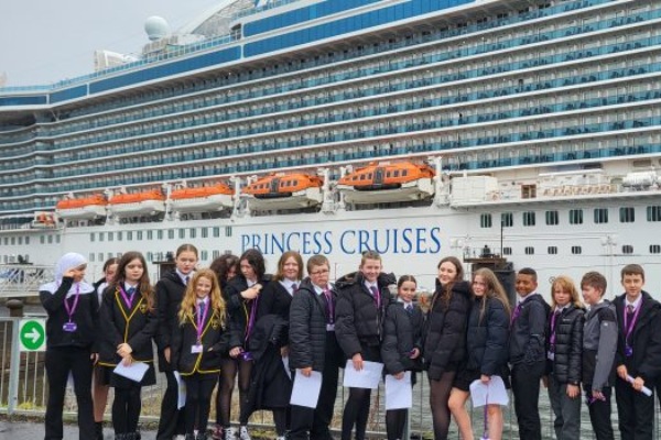 Princess Cruises recibe a escuelas de Greenock en última convocatoria de la temporada