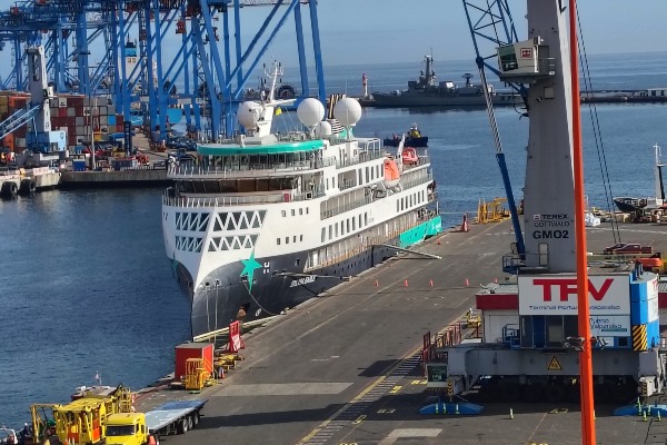 Sylvia Earle y Viking Polaris protagonizan doble recalada en Valparaíso