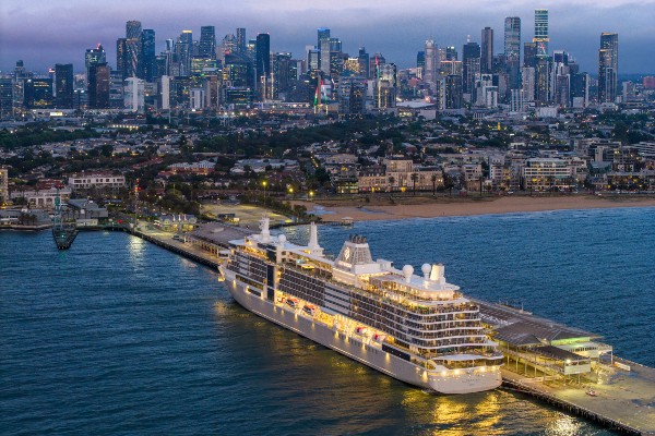 Zarpa circunnavegación a Australia a bordo del Silver Nova