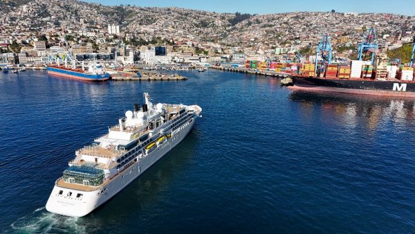 Primer crucero de temporada 2025 - 2026 arriba a Puerto de Valparaíso