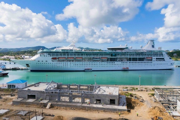 Rhapsody of the Seas inaugura temporada de cruceros en Antigua