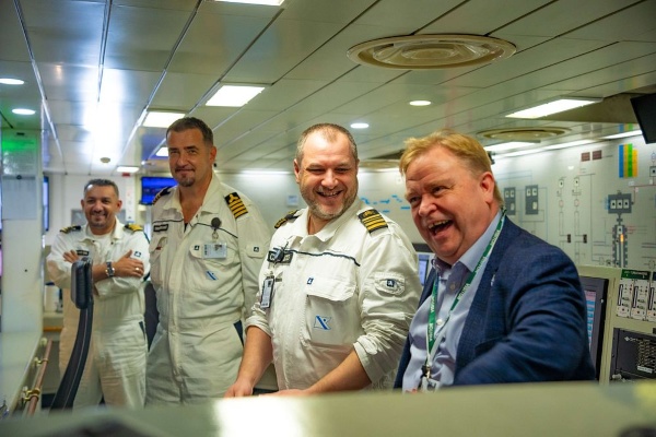 CLIA recibe a funcionarios del gobierno británico a bordo del Borealis para discutir sobre cero emisiones netas